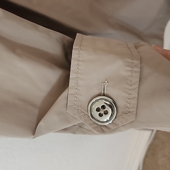 Trench coat - Picture 10 of 10